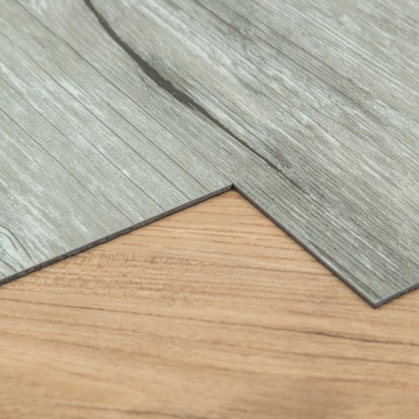 UV Coated Rigid Core LVT Plank Flooring Aucoume Aklaineana Color High Elastic