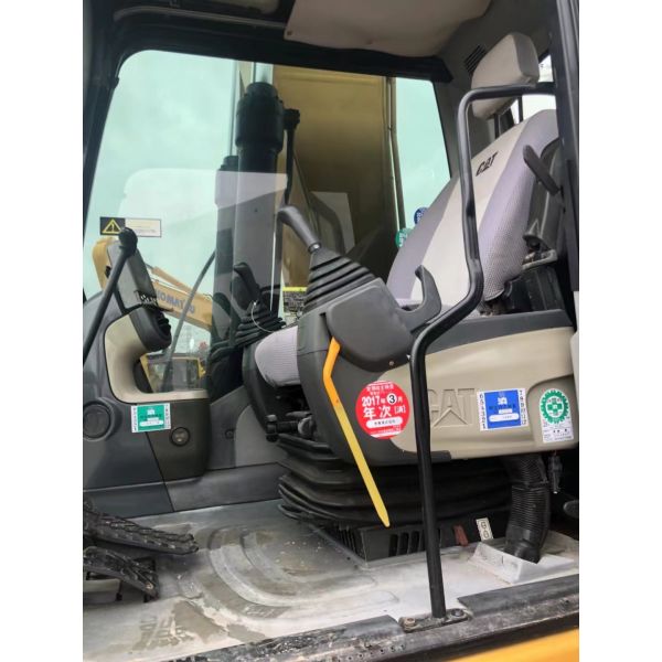 Подержанный экскаватор CAT 323 с буровыми машинами