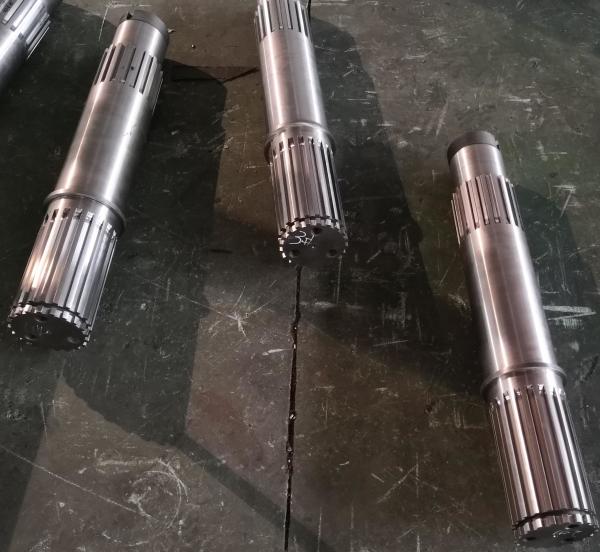 Custom Made Spline Gear Shaft with Cylindrical Gear Profile and Spline Milling and Grinding