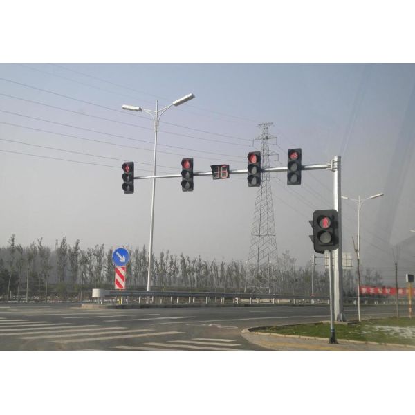 Polygonal Double Arms Commercial Outdoor Light Poles With Galvanization / Powder Coated