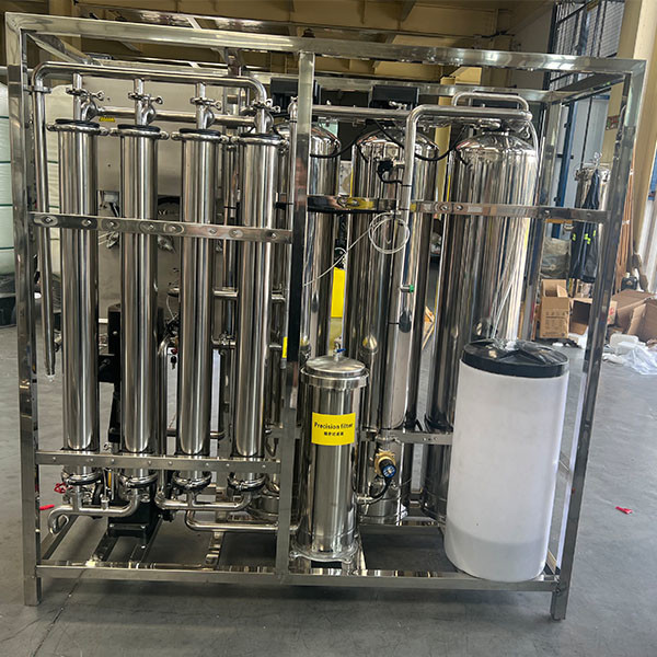 Équipement de purification de l'eau Système de traitement des puits souterrains Osmose inverse Petite machine RO