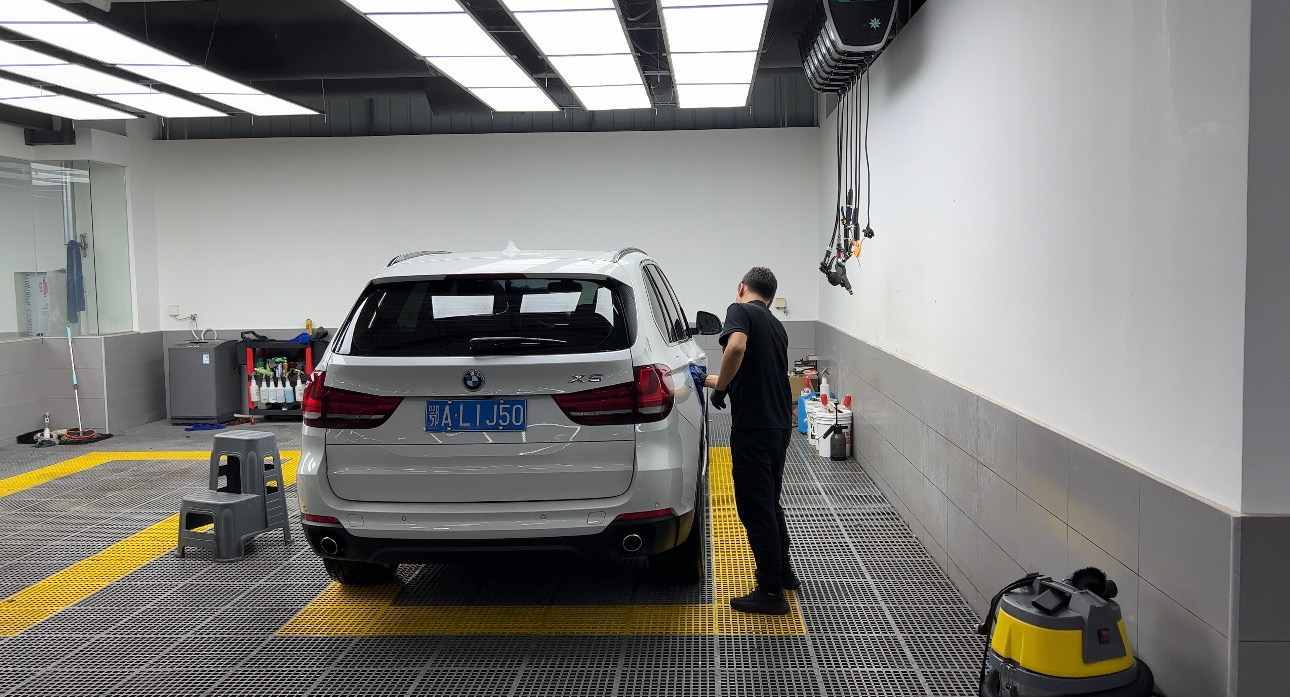 Hubei Xinjunka Automobile Service Co., Ltd