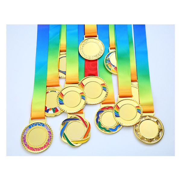 Custom Zinc Alloy Personalized Medal with 65mm Size and Soft Enamel/Die Cast Finish for Engraving