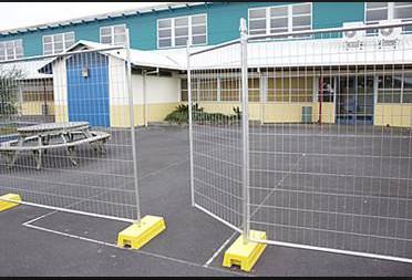 Heavy Duty Outdoor Temporary Mesh Fence For Event / Sports Weather Resistant 