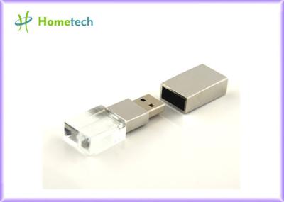 la commande en forme de coeur en cristal transparente d'instantané d'Usb 16GB avec la lumière menée à l'intérieur du yoru possèdent le logo engaved