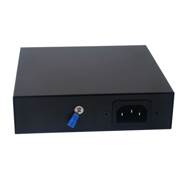 4 PoE Ports 2 Uplink 100 Mbps PoE Switch 4KV Surge Protection For CCTV Security System