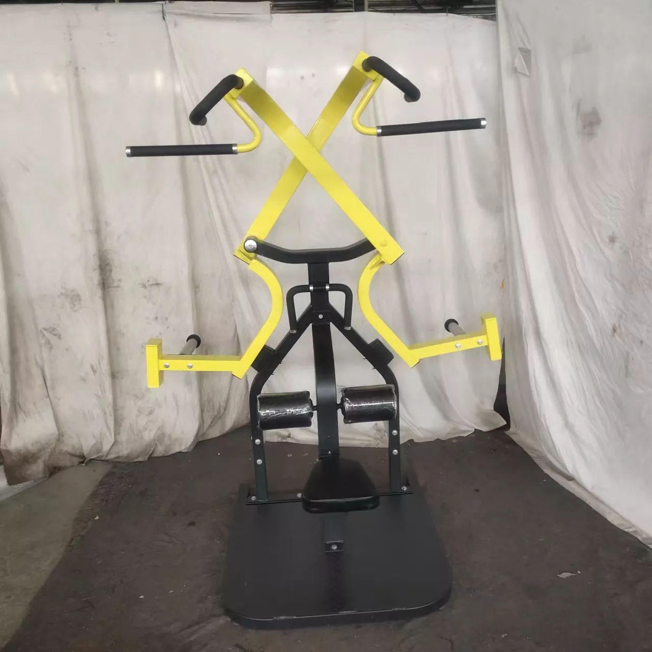 Roman Chair Outdoor Sports Equipments Loaded Pull Back Strength Training Equipment