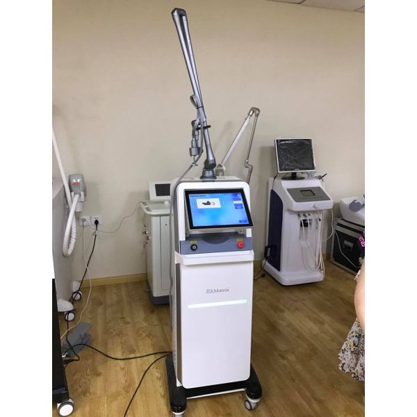 Частичный лазер СО2 применяет обложку к удалению шрама угорь удаления морщинки подмолаживания для красоты