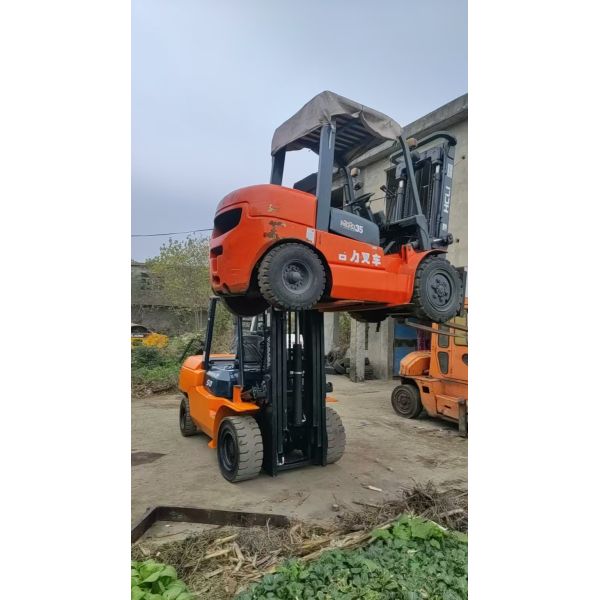 Toyota 50 Used Diesel Forklift 5 Ton Loading Capacity 1800mm Fork Length