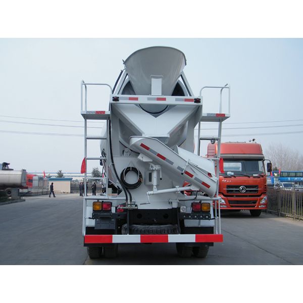 Euro 2 Sinotruk Howo 6x4 Mixer Truck With Tank Body 8 Cubic Meters