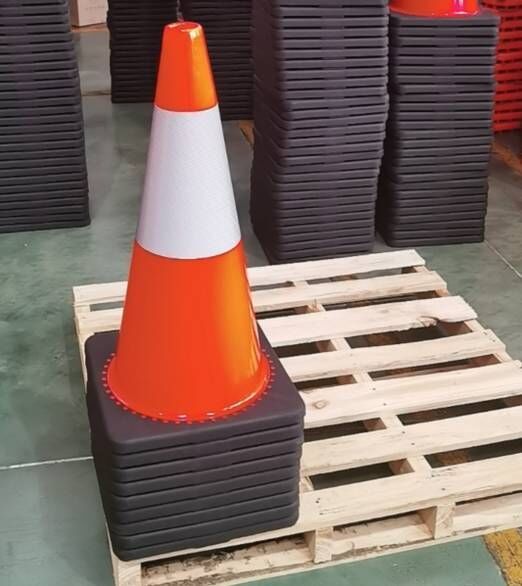 Australian Standard High Quality Red Orange PVC Cone Traffic Cone for Road Safety Warning