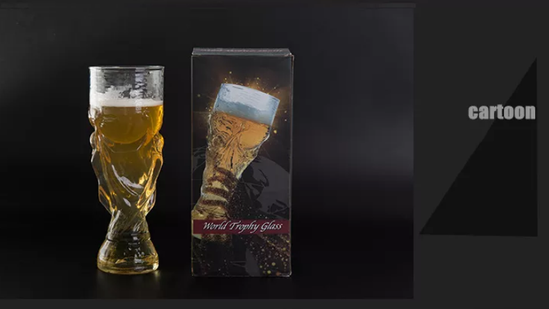 Чашка кристаллического стекла изготовления на заказ устойчивая с формой футбола