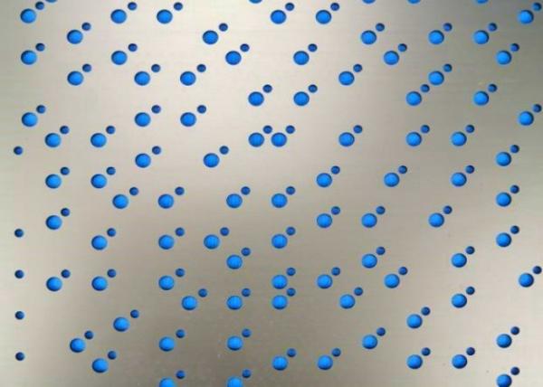 穴の大きさ 100mm 六角孔状シート 産業における効率的な過濾分離