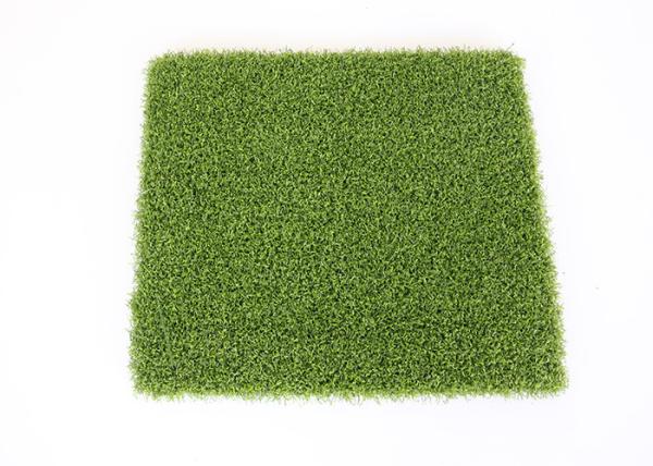 Tapetes artificiais da grama do golfe fantástico dos verdes de colocação, material sintético do PE da grama do golfe