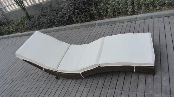 Luxury Rattan Sun Lounger For Living Room / Hotel / Restaurant