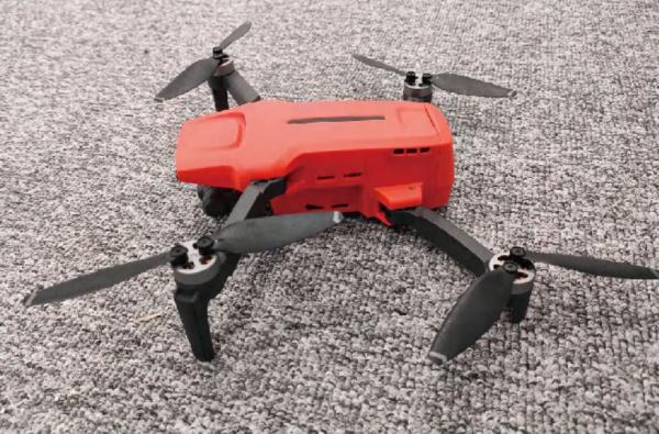 Rompiendo el molde Mini Drone con 214 mm de distancia entre ruedas Material de carcasa de acero inoxidable y tecnología de sensor de vanguardia