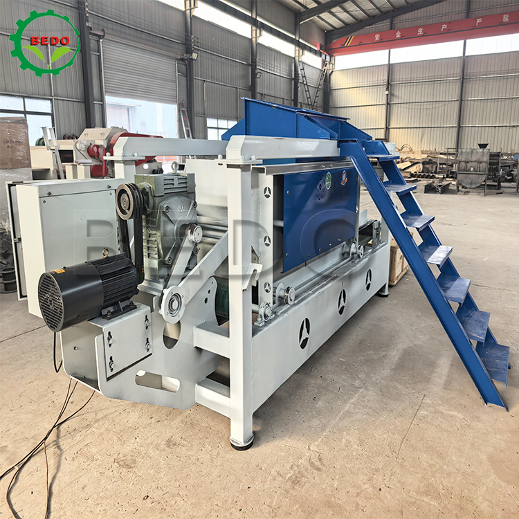400kg/h Capacity Wood Shavings Machine 125mm Roller Automatic Operation