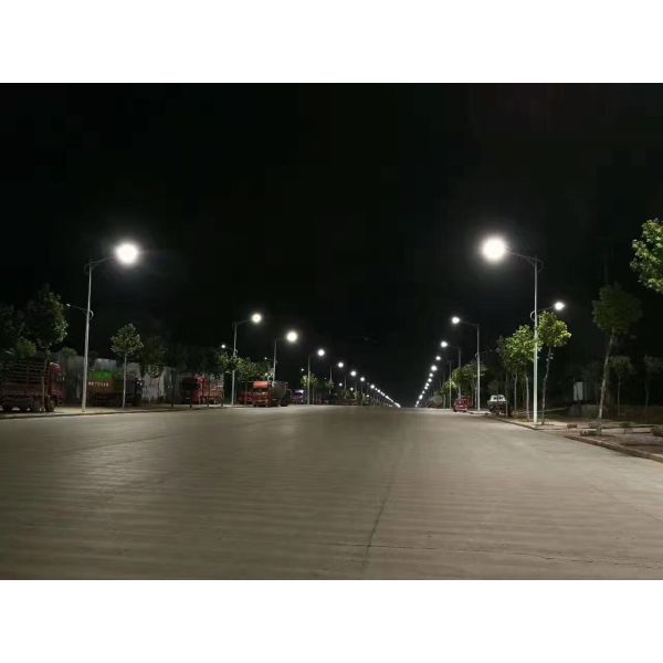 100W IP67 14000 Lumen Led Parking Lot Lights Aluminium Housing For Main Road Lighting