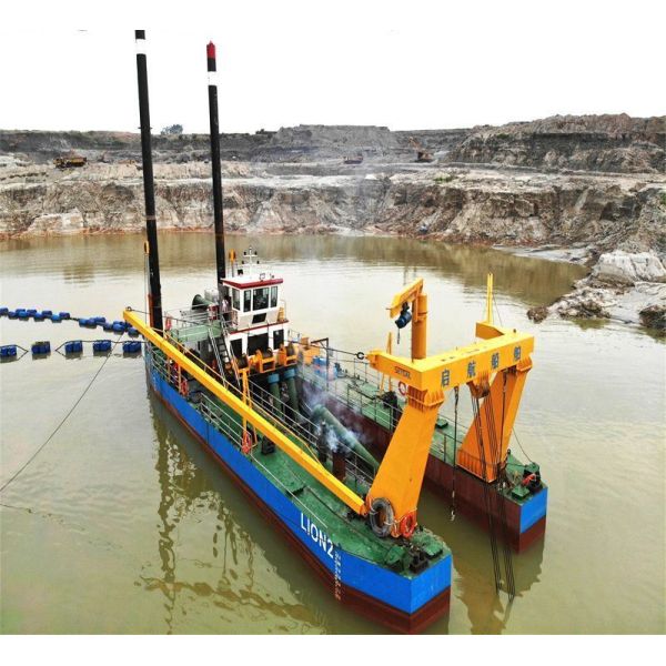 Water Flow 5000m3 Cutter Suction Dredge Sand Machinery for Mud