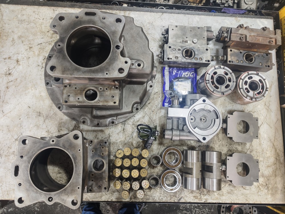 Hydraulic Pump HPV90 Water Pump Construction Excavator Industries Oil Seal Construction Machinery Parts  For Komatsu