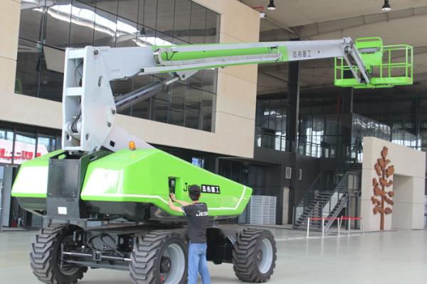 360kgs Telescopic Boom Lift Horizontal Outreach 21.1m For Indoor and outdoor