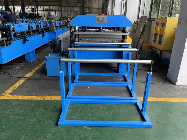 YX11-55-800 Roofing Wall Panel Roll Forming Machine com corte hidráulico de postes