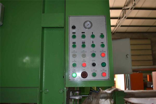 Ligne de production de plateaux à œufs à 1300 pièces contrôlée par PLC