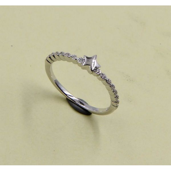 925 Sterling Silver CZ Prong / Pave Setting Unisex Round Stone Rings In 2-3mm Band Sterling Silver Heart Ring