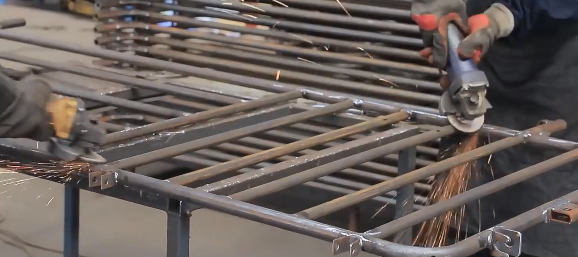 Алюминиевое стекло из сплава металлического металла Конструкция помещения для фермы козов Стальная конструкция Дом для овец Приют PKPM Рисунок