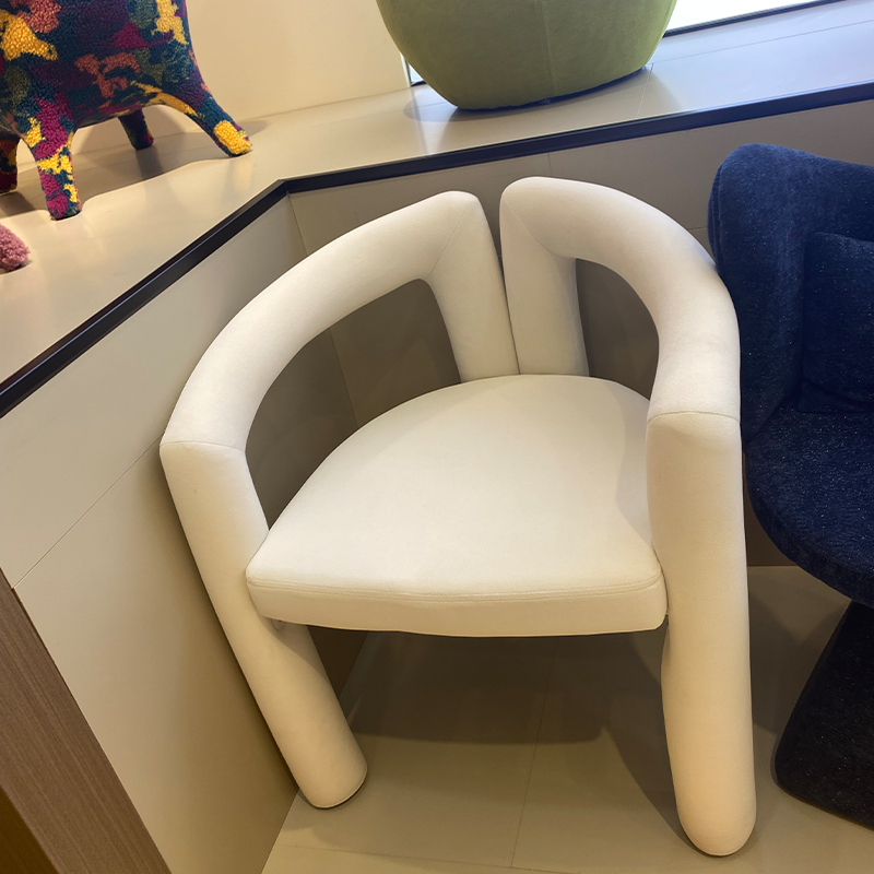 Cream Style Dressing Table Bedroom Upholstered Accent Side Chair Comfortable Arms Beige Makeup Vanity Chair for Living Room