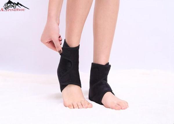 Les produits adaptés aux besoins du client de thérapie d'aimant attachent la cheville Protertor de soutien de cheville de protection contre la chaleur pour froid