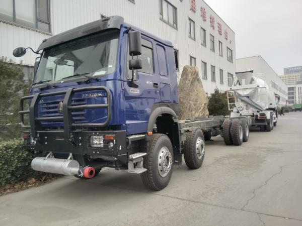 SINOTRUK HOWO Oil Tank Truck Chassis 400HP 8X4 LHD 50 Tons 40CBM