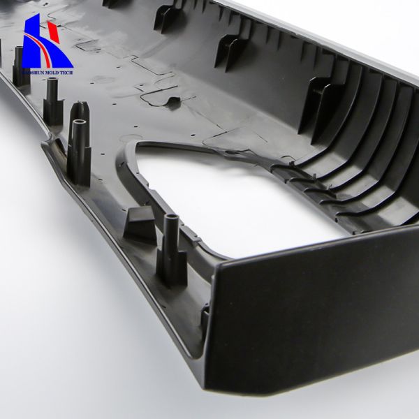 ABS PA765 LKM Standard Plastic Injection Molding Parts Blcak Sub Gate Multi Cavity