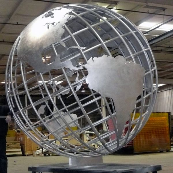 TUV Certified Mirror Polished Stainless Steel Sculpture Big Globe Statue OEM Service