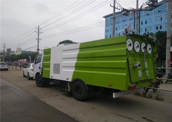 5CBM Vacuum Road Sweeper Truck 1CBM Water Tank 4CBM Dust Tank 4 X 2