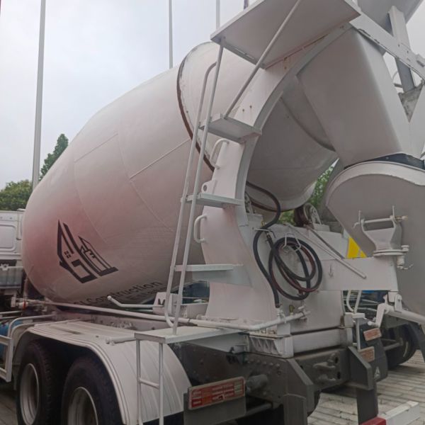 12m3 HOWO Cement Mixer Truck with Sinotruk Chassis EEC Certification and Customization