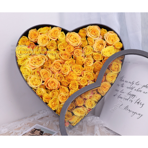 Коробка для упаковки в форме сердца из шоколадной конфеты с цветочным пакетом с прозрачным окном из ПВХ