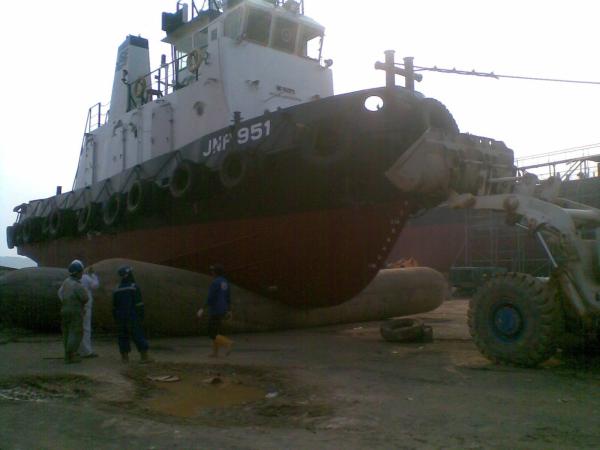 Natural Rubber Marine Inflatable Roller Ship Launching Marine Airbag