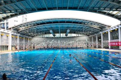 As economias de energia pré-fabricaram as tampas do telhado da piscina das construções de aço