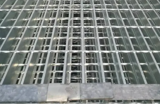 Stainless Steel 304/316 Heavy Duty Steel Bar Grating with Bearing Bar Size 20x3 to 100x9 and 12.5 to 100mm Pitch