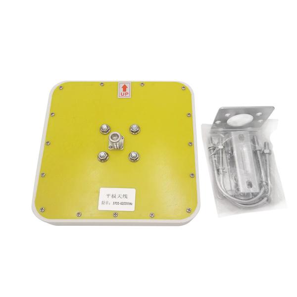 Outdoor UWB Antenna Panel Antenna 3700-4200MHz 14dBi N Connector 186x186x28mm