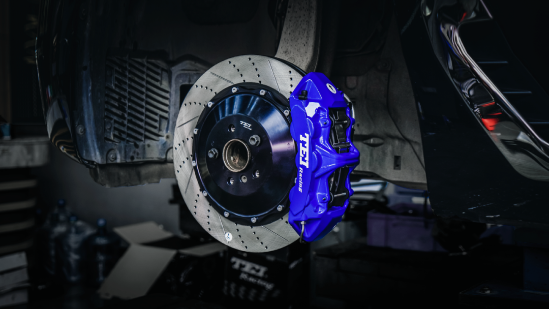 Front 6 Piston And Rear 4 Piston Caliper With E-brake Caliper BBK Auto Brake System For BMW 6 Series GT 20 Inch Rim