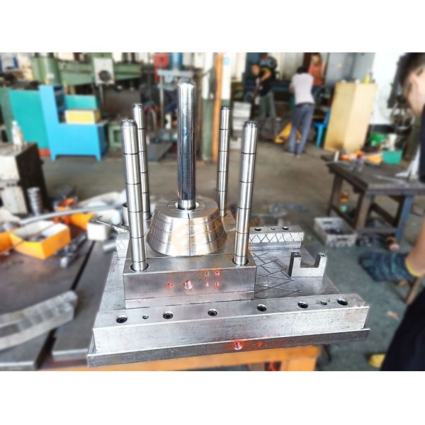 S136 Bottle PET Injection Blow Mold 1 Cavity CE SGS ISO