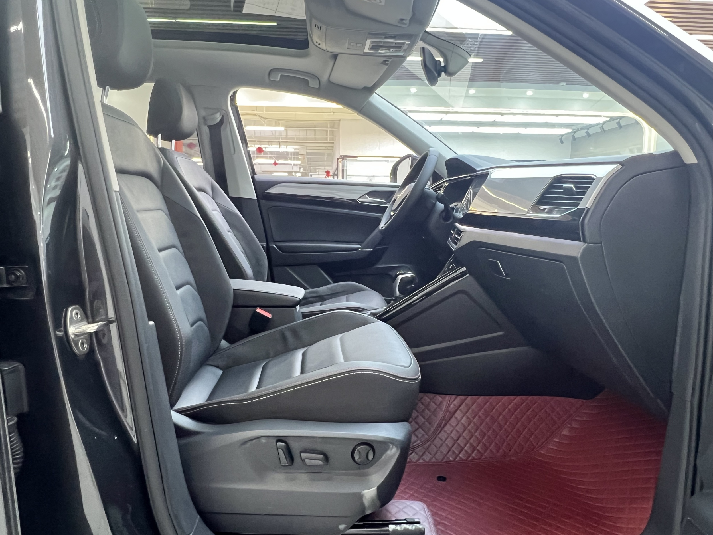 Volkswagen Tayron 2021 Model 280TSI 2WD Luxury Smart Connect Version