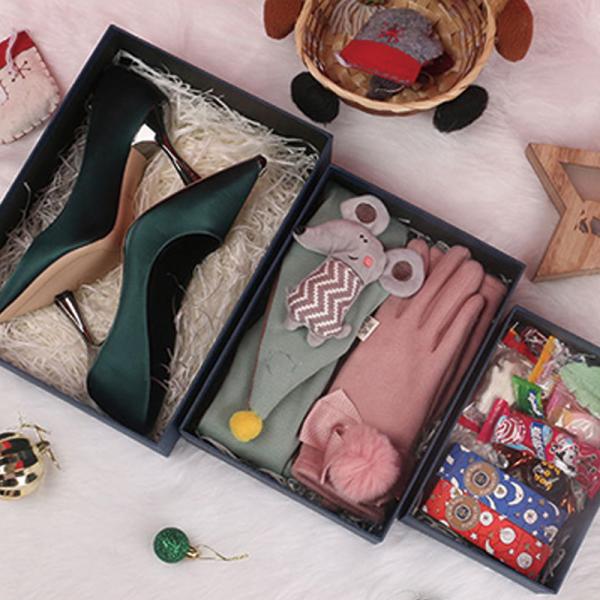 Produção de caixas de empacotamento de empacotamento dos sacos do presente do Natal e do presente do Natal