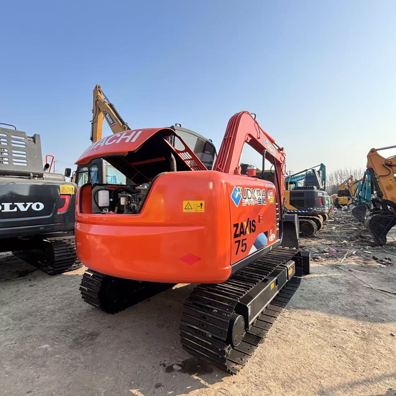 Good Condition Hot Sale Secondhand Hitachi ZX75 Small Hydraulic Excavator 7.5Ton Digger Cheap Price Used Excavator for Farm Sale