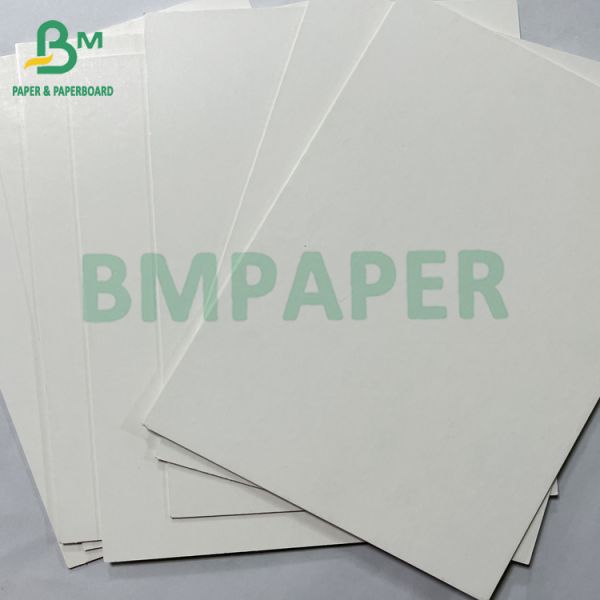 Гладкая 2 мм толщиной с двух сторон глиняная покрытая белой FBB SBS пузырь карты