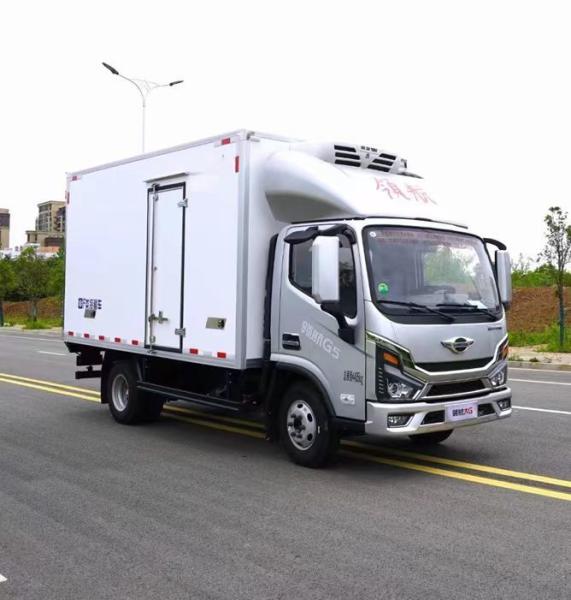Diesel Refrigerated Box Truck 172HP Gasoline Fuel Type Frozen Food Delivery Vehicles