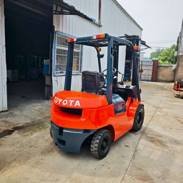 Para Komatsu Para Toyota Tcm Camión elevador diésel usado 1 tonelada 2 toneladas 3 toneladas 3,5 toneladas Capacidad Camión elevador hidráulico