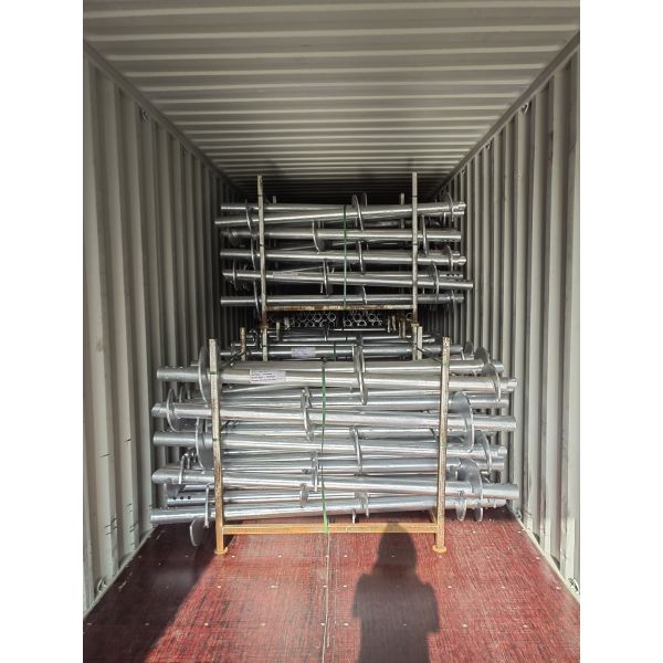 Ancrages hélicoïdaux professionnels pour pieux vissés pour propriétés commerciales